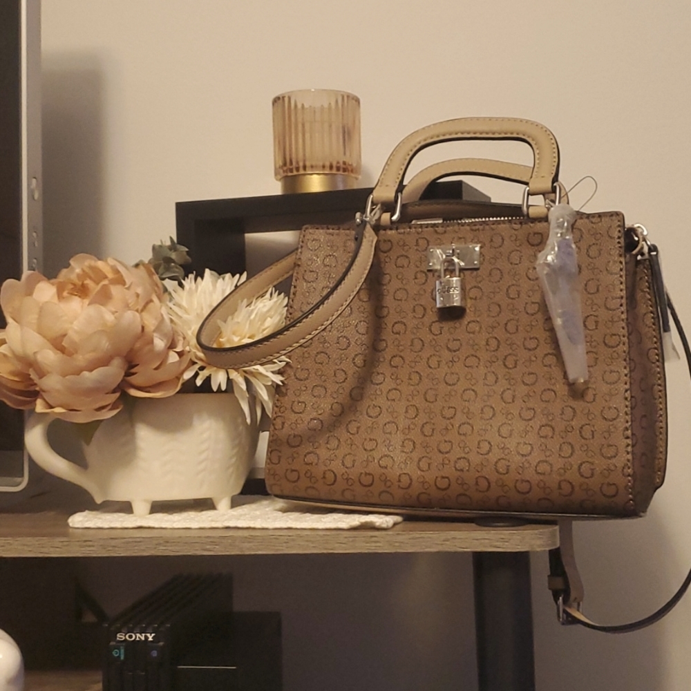 Guess purse